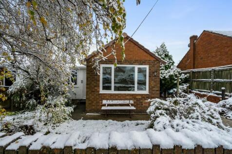 3 bedroom semi-detached bungalow for sale