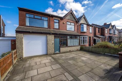 4 bedroom semi-detached house for sale