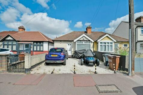 2 bedroom semi-detached bungalow for sale