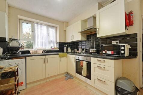 Harvey House, London Road, Essex 3 bed maisonette for sale