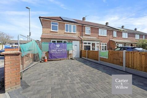Marston Avenue, Dagenham, Essex 2 bed terraced house for sale