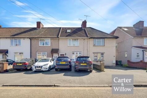Lillechurch Road, Dagenham, Essex 3 bed terraced house for sale