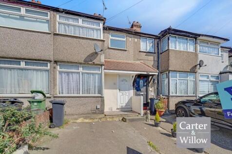 New Road, Essex 3 bed terraced house for sale