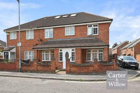 Burdetts Road, Dagenham, Essex 4 bed semi