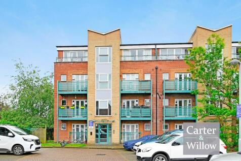 Jackson Court, St. Mark's Place... 2 bed apartment for sale