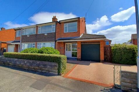 3 bedroom semi-detached house for sale