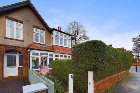 Eastfield Avenue, Monkseaton 3 bed semi