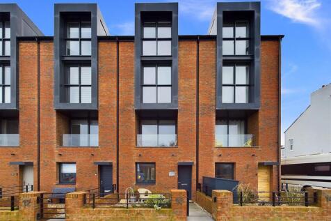 Promenade, Whitley Bay 4 bed townhouse for sale