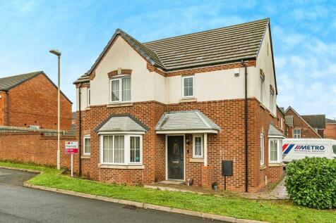 4 bedroom detached house for sale