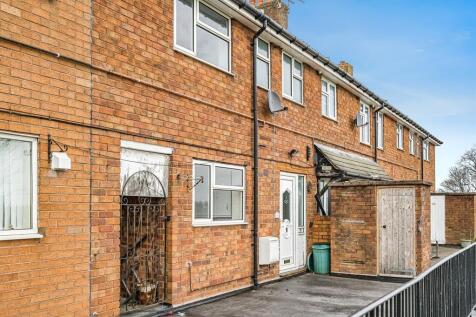 3 bedroom maisonette for sale