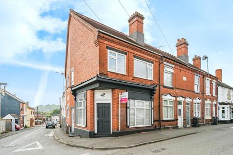 3 bedroom end of terrace house for sale