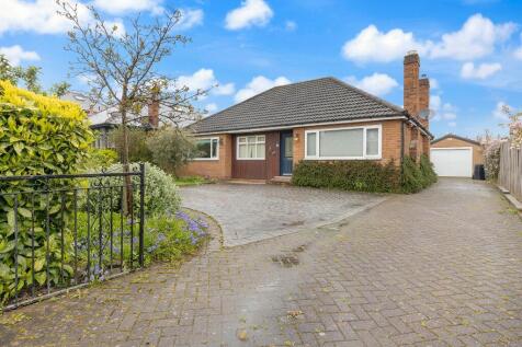 Queens Drive, Ossett, WF5 3 bed bungalow for sale