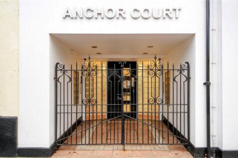 Anchor Court, 28 London Street... 2 bed apartment for sale
