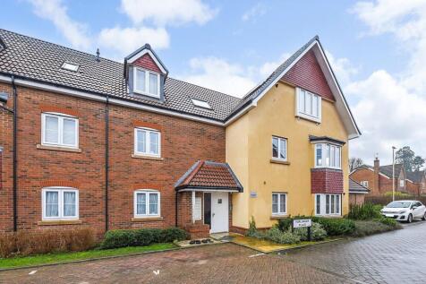 Furlonger Place, Liphook, Hampshire 2 bed flat for sale