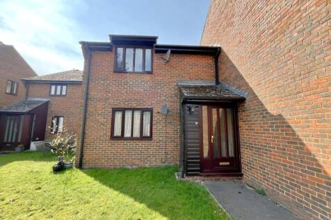 1 bedroom maisonette for sale