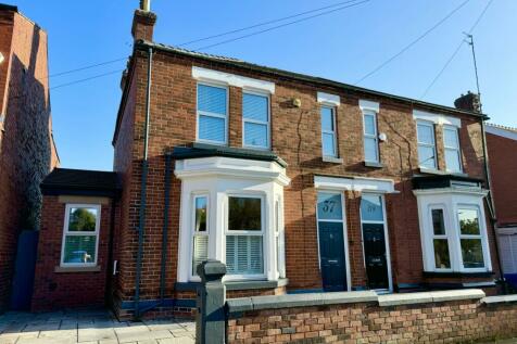 4 bedroom semi-detached house for sale