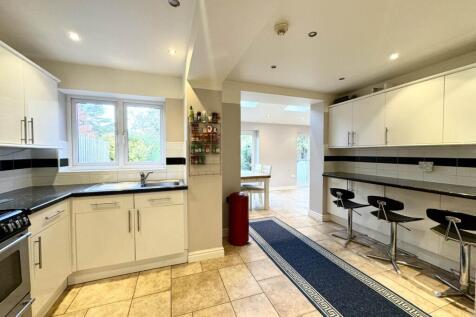 4 bedroom semi-detached house for sale