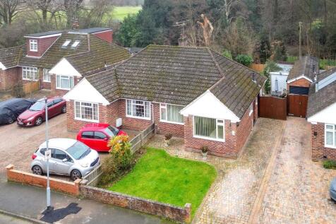 Warwick Road, Aldershot GU12 2 bed bungalow for sale