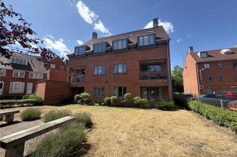 Chancellor Drive, Camberley GU16 2 bed apartment for sale