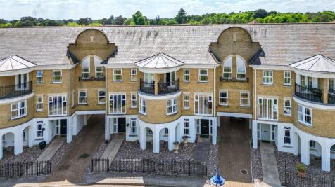 Dettingen Crescent, Camberley GU16 5 bed terraced house for sale
