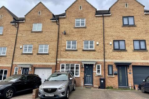 4 bedroom town house for sale
