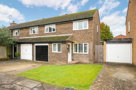 Trefoil Close, Horsham, RH12 3 bed semi