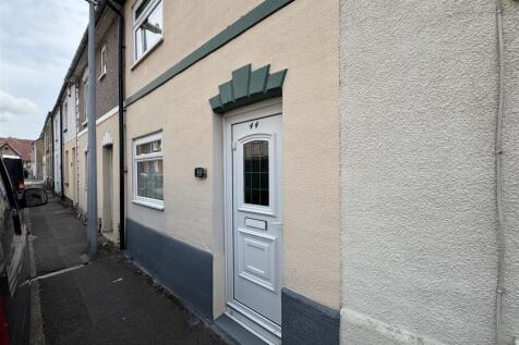 Avening Street, Swindon SN2 2 bed terraced house for sale