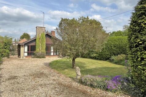 Manor Road, Towersey, Thame 4 bed bungalow for sale