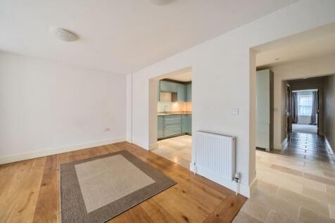 East Street, Thame 2 bed mews for sale