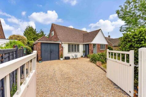 3 bedroom detached bungalow for sale