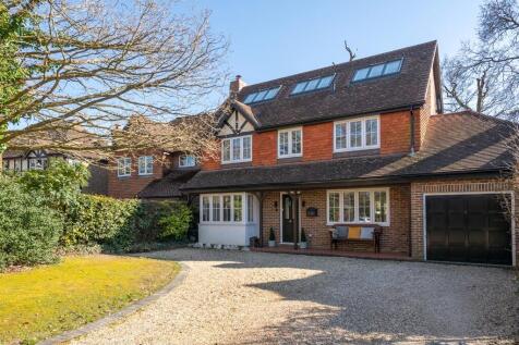 5 bedroom detached house for sale