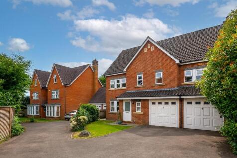 6 bedroom detached house for sale