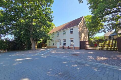 5 bedroom detached house for sale