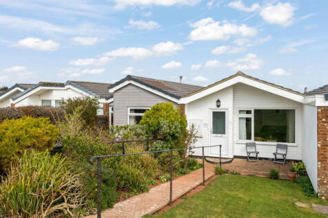 2 bedroom terraced bungalow for sale