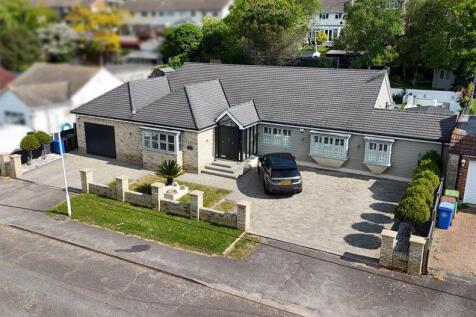 5 bedroom detached bungalow for sale