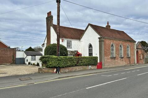 Lyndhurst Road, Brockenhurst... 3 bed detached house for sale