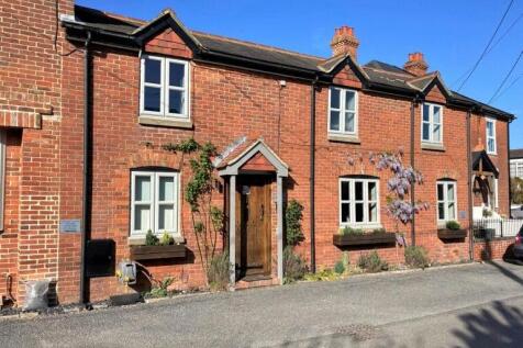 Manchester Road, Sway, Hampshire, SO41 4 bed semi