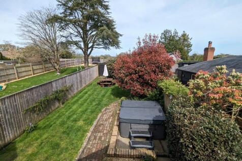 Manchester Road, Sway, Hampshire, SO41 4 bed semi