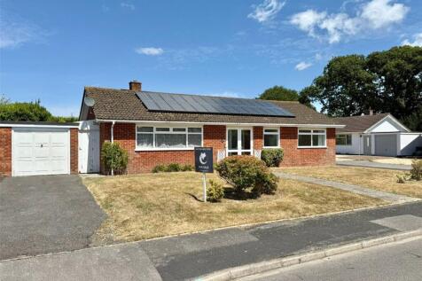 Fox Field, Everton, Lymington... 3 bed bungalow for sale