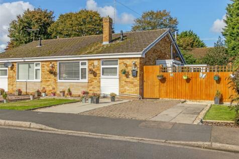 3 bedroom semi-detached bungalow for sale