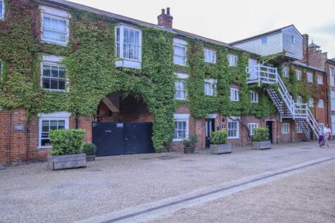 3 bedroom mews property for sale