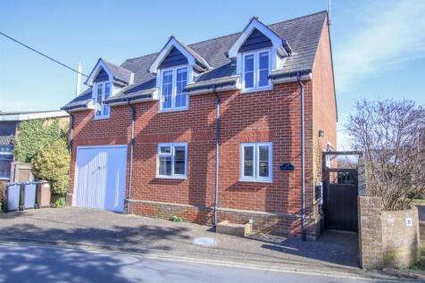 2 bedroom detached house for sale