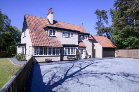 4 bedroom detached house for sale