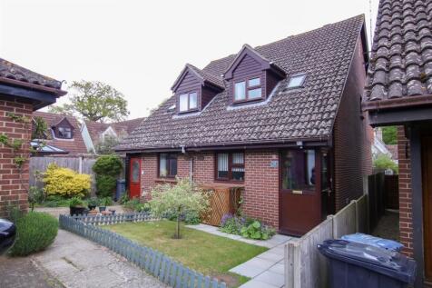 2 bedroom semi-detached house for sale