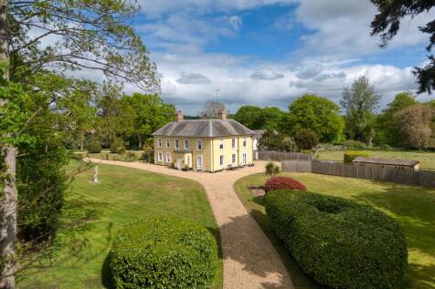 5 bedroom detached house for sale