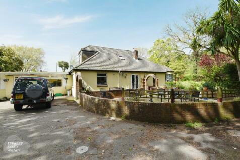 5 bedroom detached bungalow for sale