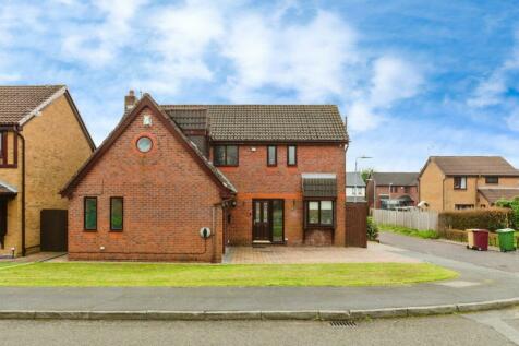 5 bedroom detached house for sale