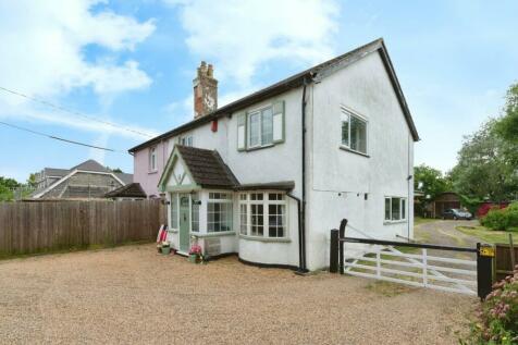 5 bedroom semi-detached house for sale