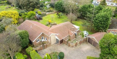 6 bedroom detached bungalow for sale