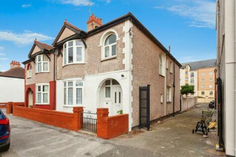 4 bedroom semi-detached house for sale